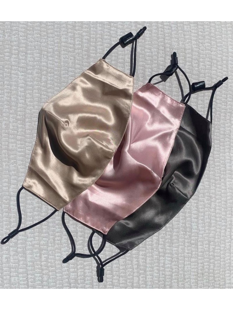 Accueil Lot de 3 masques de protection en soie : gold, rose, noir -- HouseOfPeople.fr Accueil Lot de 3 masques de protection en soie : gold, rose, noir -- HouseOfPeople.fr