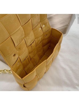 Accueil Accessoires pour femme sac à main en nubuck tressé matelassé avec lanières en chaines mustard moutarde moyen format -...