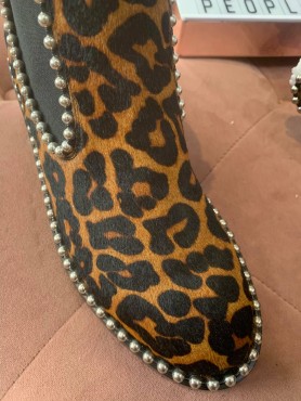 Accueil Chaussures pour femmes bottes bottines cuir et poil leopard destockage en taille 40 -- HouseOfPeople.fr