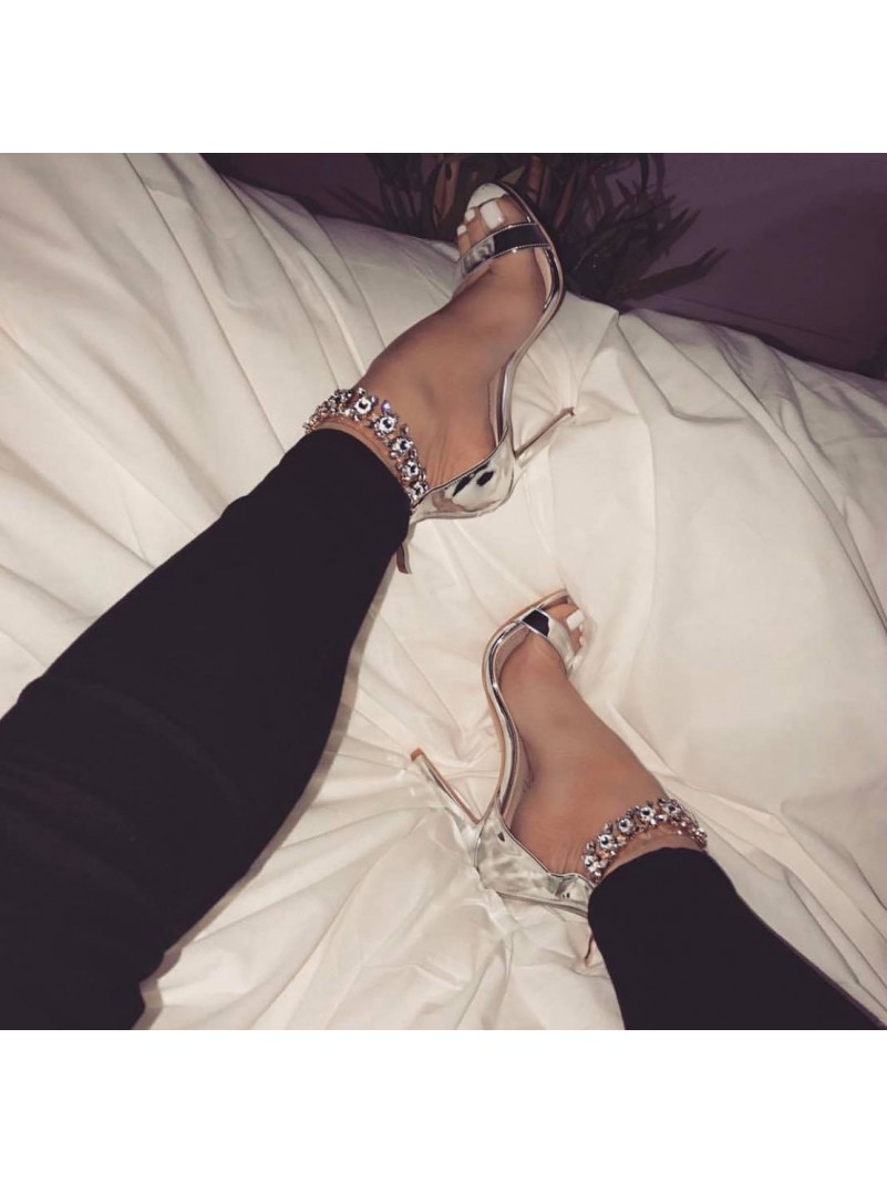 Accueil Chaussures femme sandales bijoux argent talon haut taille 37 -- HouseOfPeople.fr Accueil Chaussures femme sandales bijoux argent talon haut taille 37 -- HouseOfPeople.fr