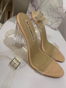 Accueil Chaussures pour femme sandales à lanières nude plexis transparantes destockage en taille 38 -- HouseOfPeople.fr