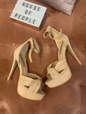 Accueil Chaussures femme talon haut platform beige nude destockage taille 39 et 40 -- HouseOfPeople.fr