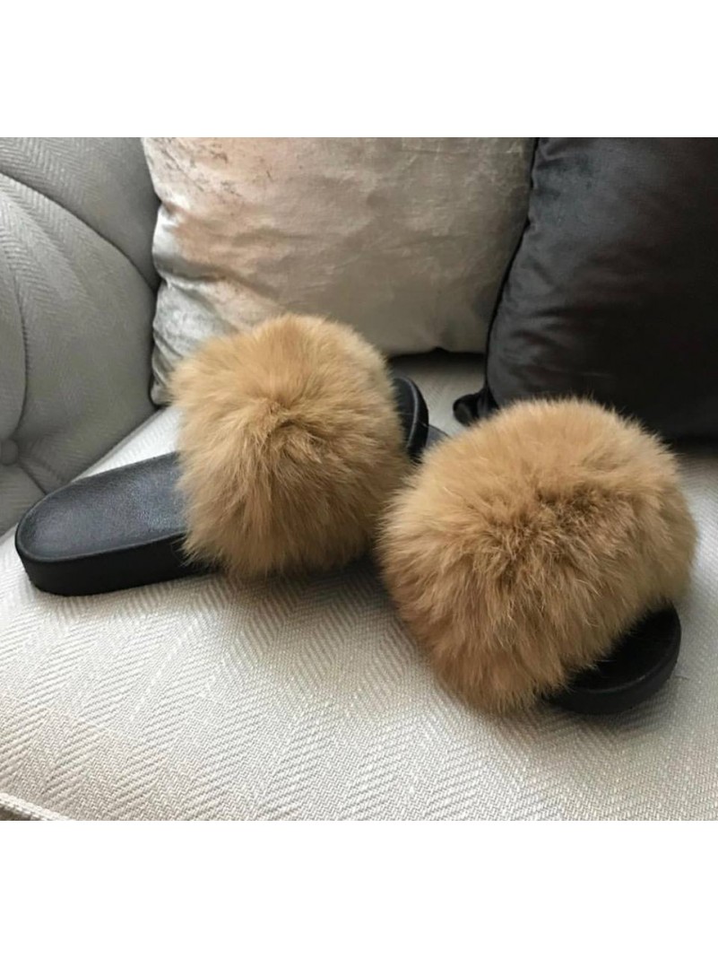 claquette avec de la fourrure